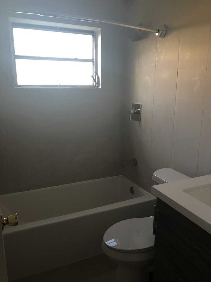 811 Nwavenue #3 - Photo 5 of 23