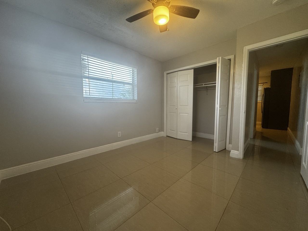 811 Nwavenue #3 - Photo 2 of 23