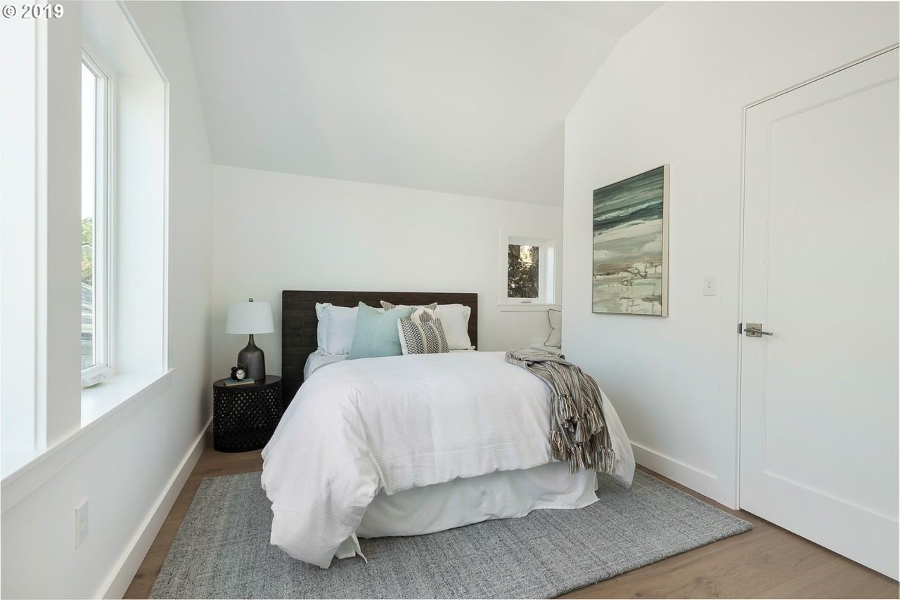 6537 Ne 6th Ave #B - Photo 4 of 13