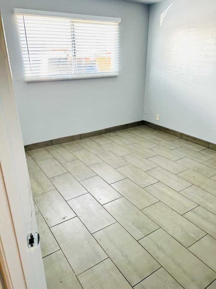 20 W Southern Ave #A - Photo 2 of 21