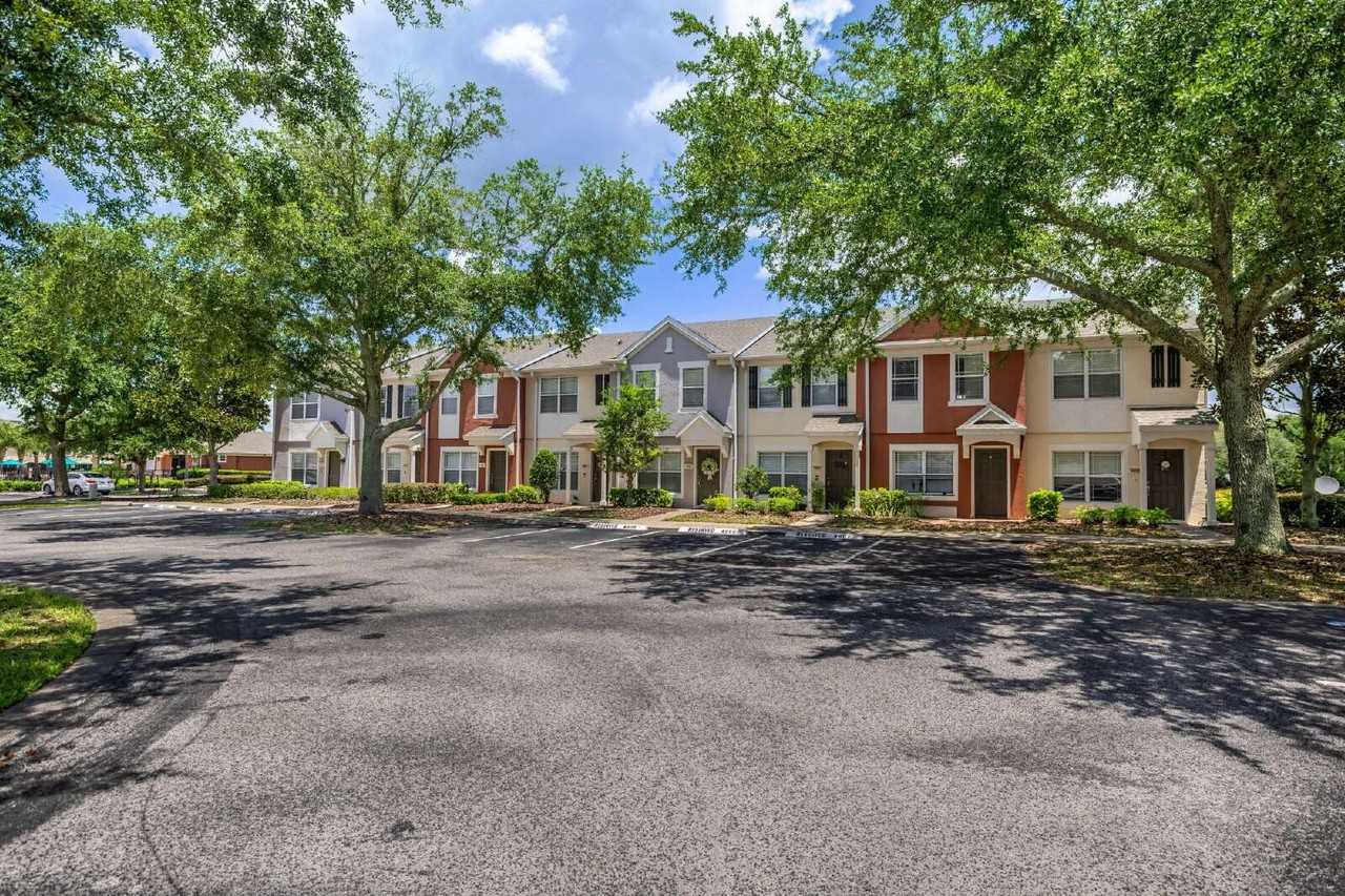 4807 Southwest 44th Circle - Photo 3 of 37