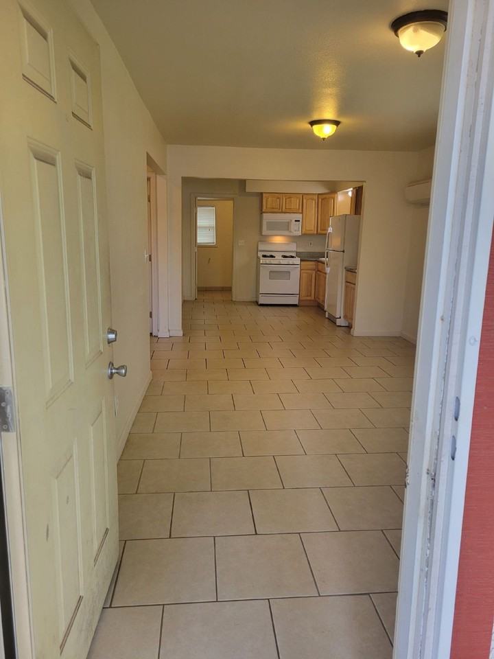 1922 Martin Luther King Jr Way - Photo 5 of 22