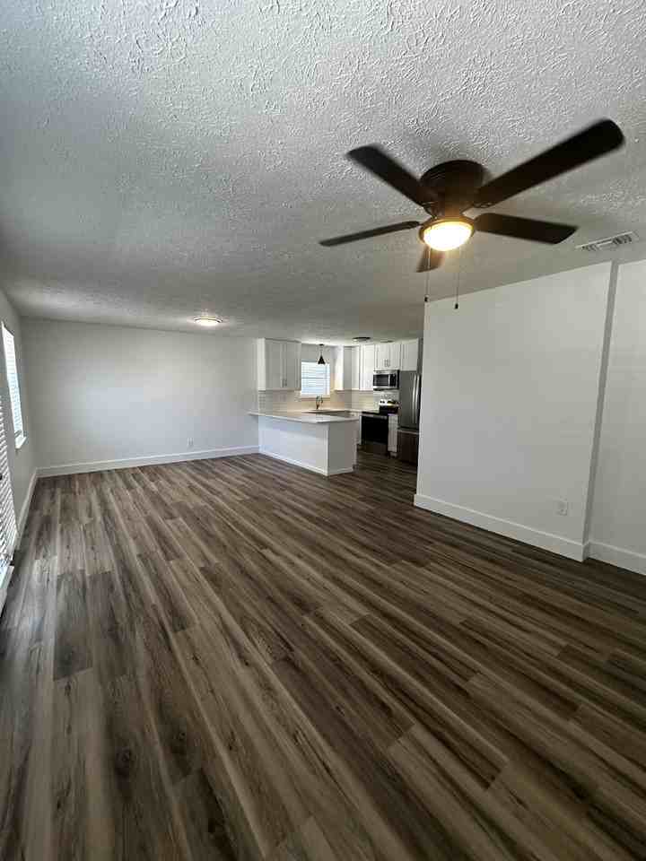 615 Gardenia St - Photo 2 of 8