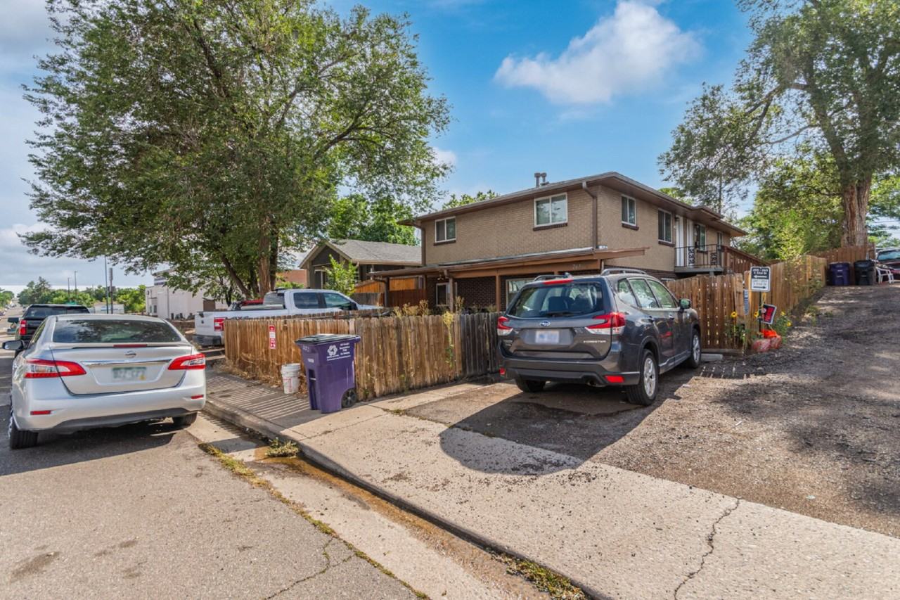 257 S Eliot St - Photo 5 of 31