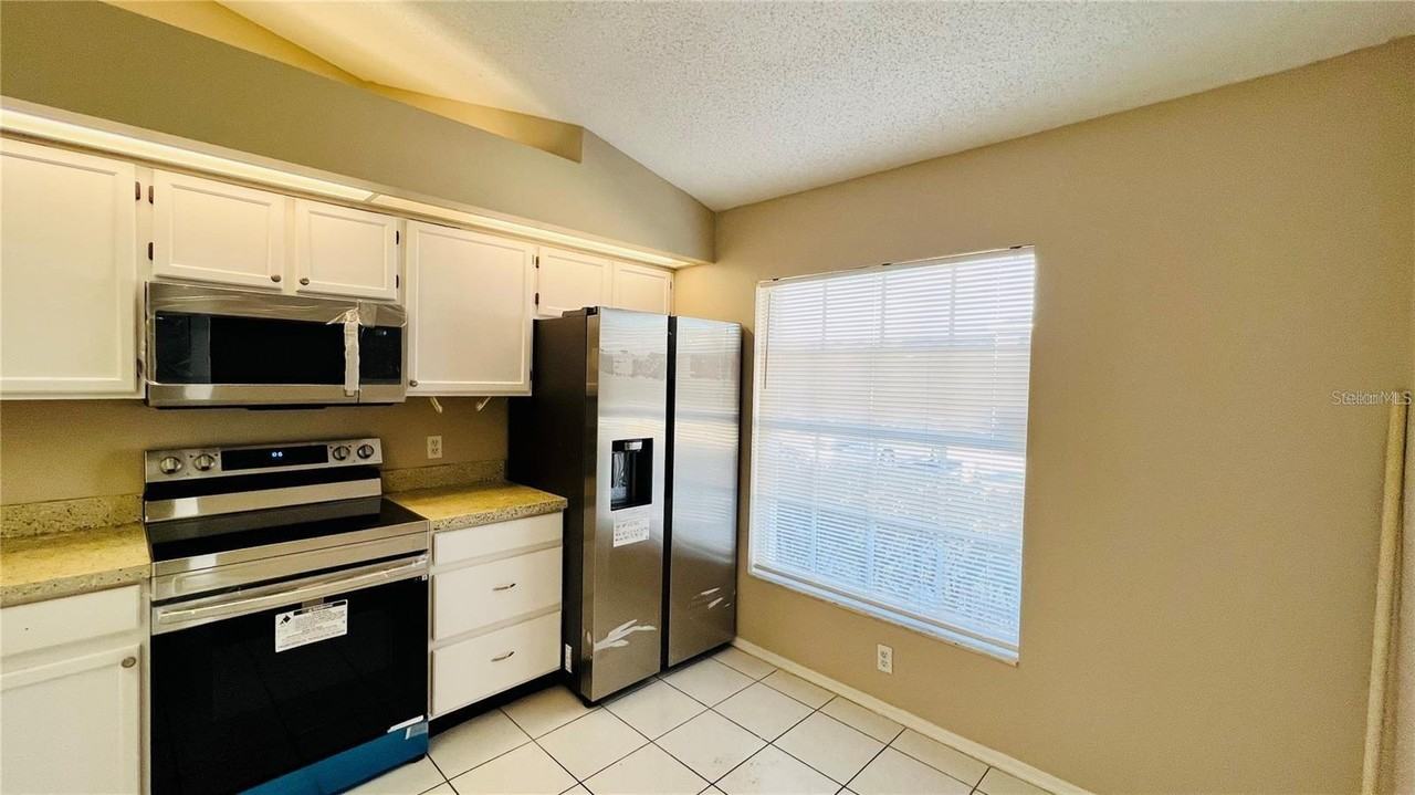 14772 Laguna Beach Cir - Photo 3 of 12