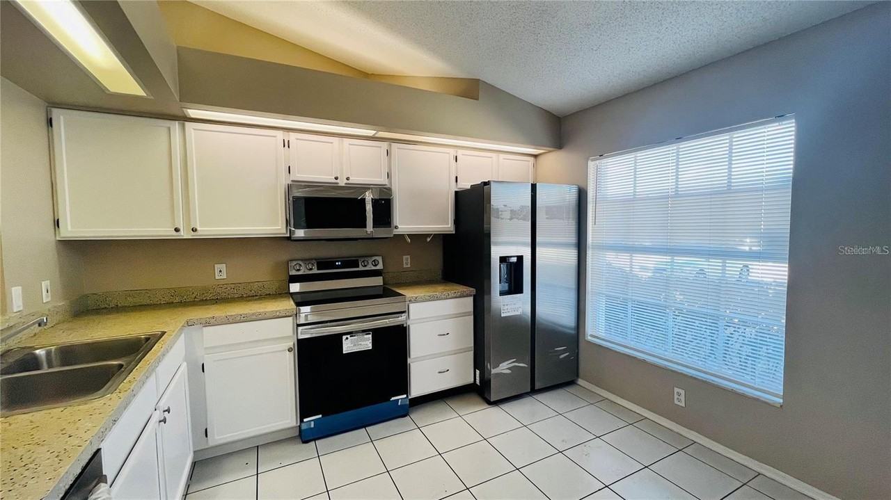 14772 Laguna Beach Cir - Photo 4 of 12