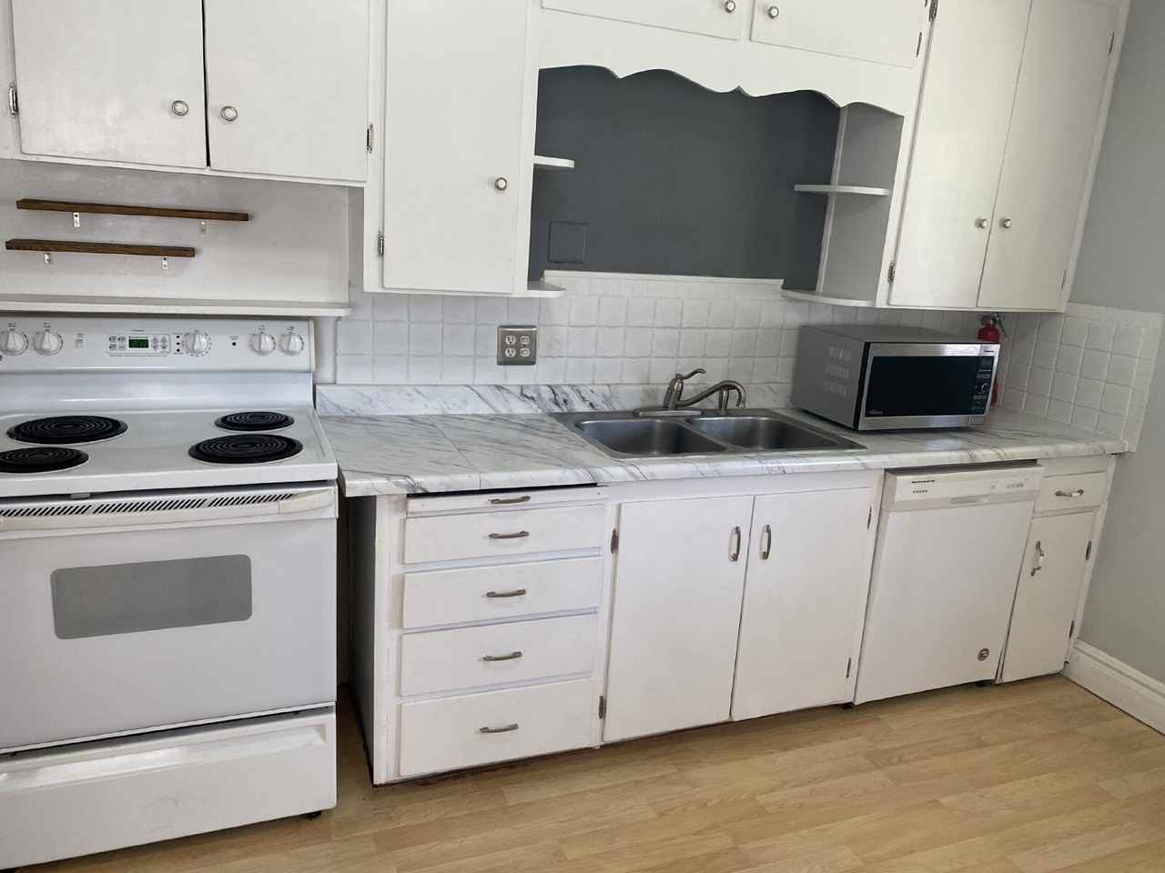 465 S 100 E Apt 10 - Photo 7 of 17