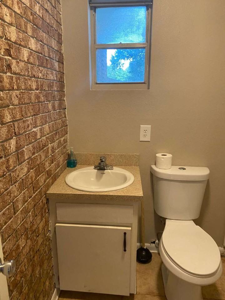 407 Avenue A Se - Photo 2 of 12