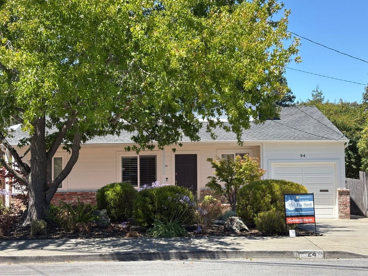 24 Hilltop Dr - Photo 3 of 45