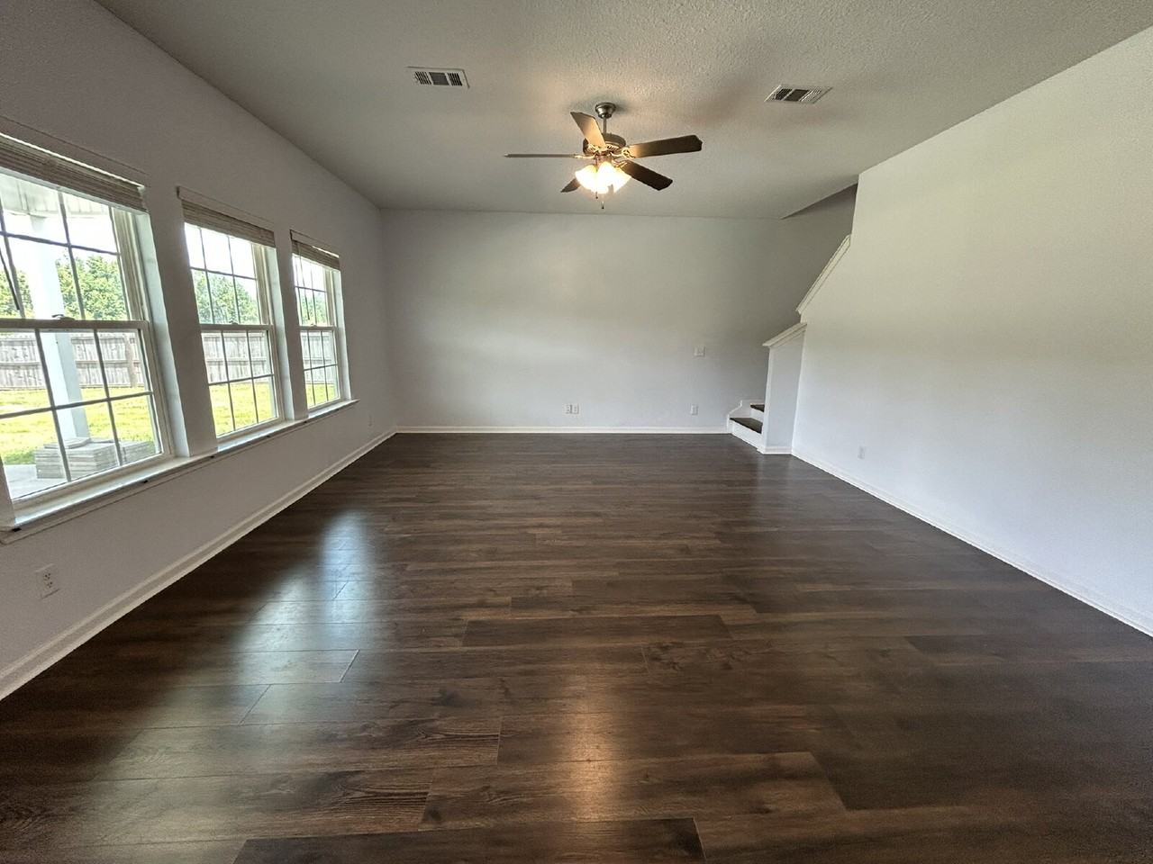 206 Summerhill Dr Ne - Photo 4 of 14