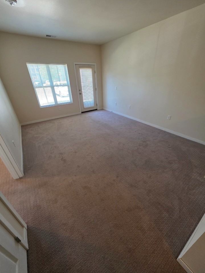 1427 Center Point Rd Ne #104 - Photo 2 of 12