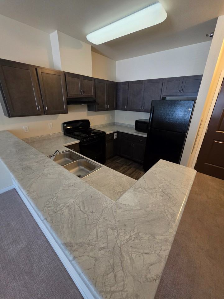 1427 Center Point Rd Ne #104 - Photo 4 of 12