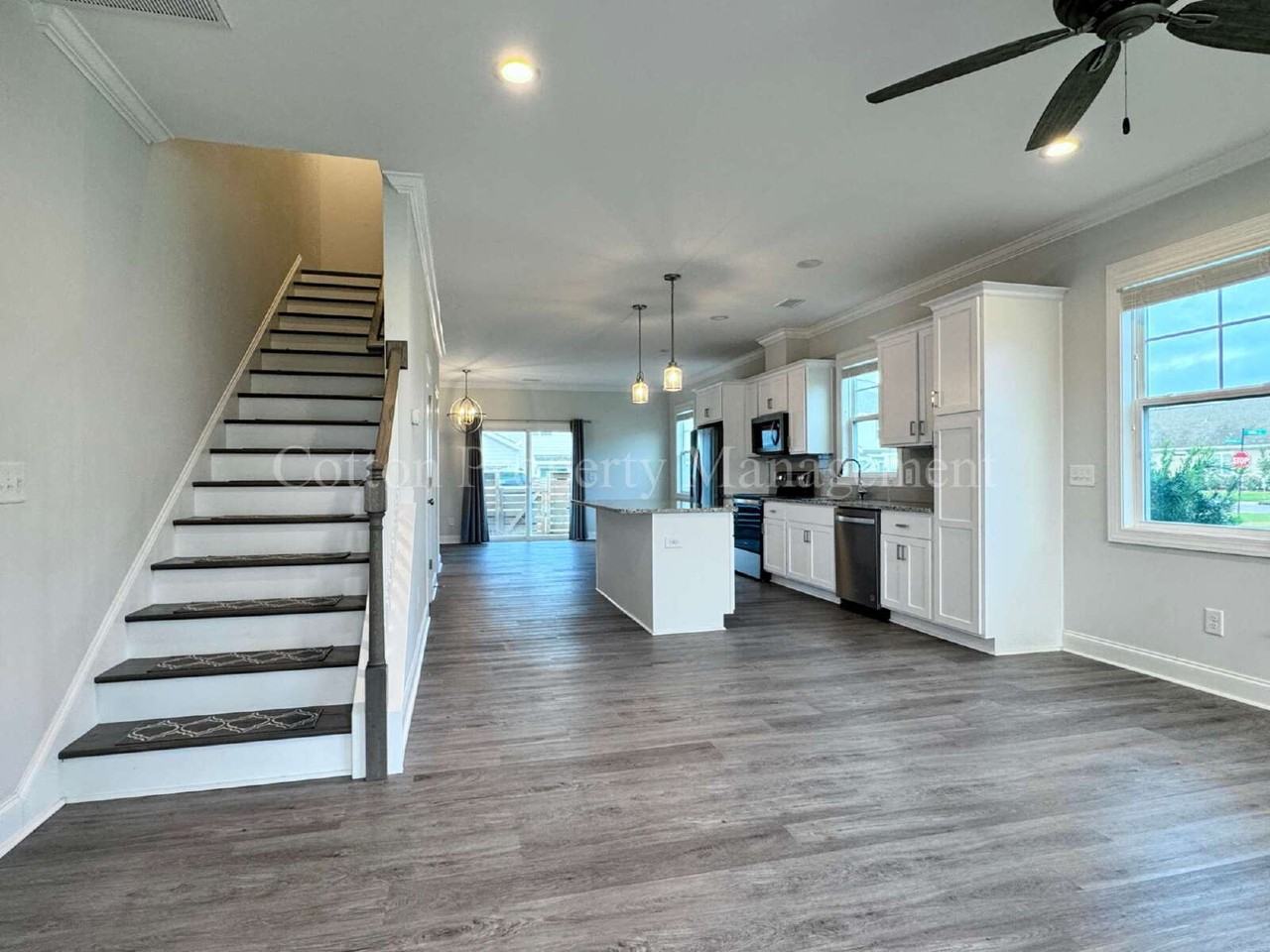 4732 Siddons Dr - Photo 4 of 50