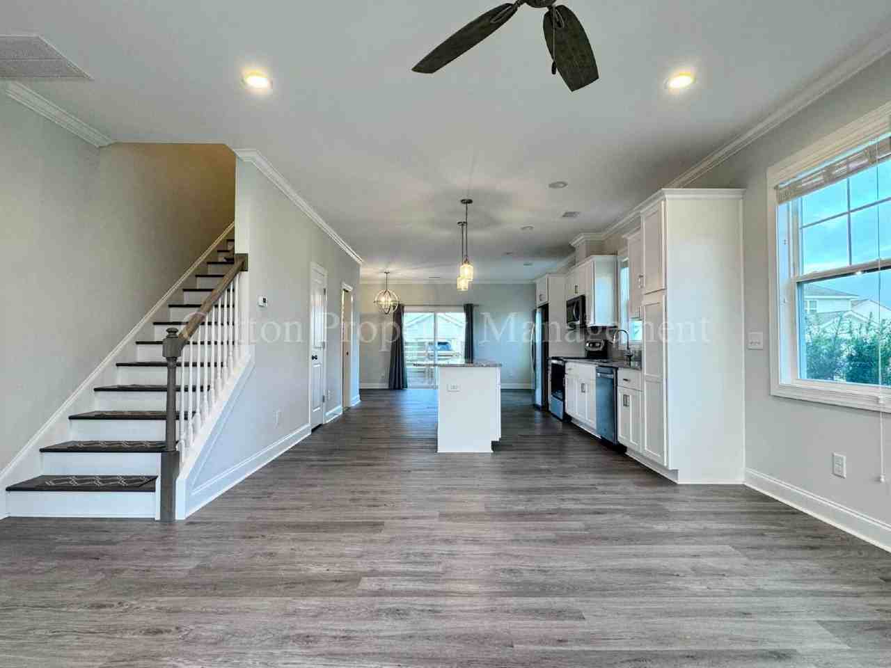 4732 Siddons Dr - Photo 5 of 50