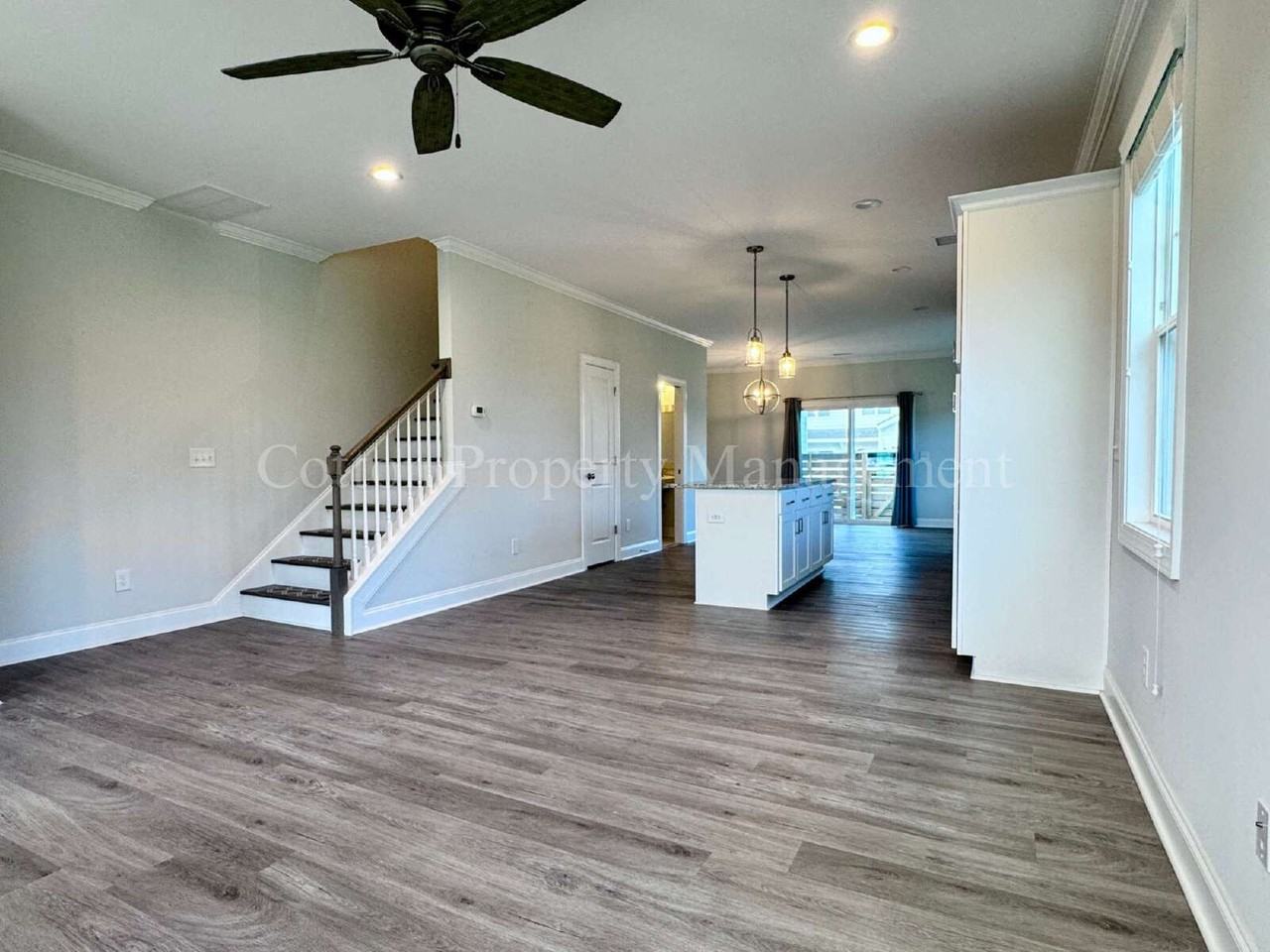 4732 Siddons Dr - Photo 6 of 50