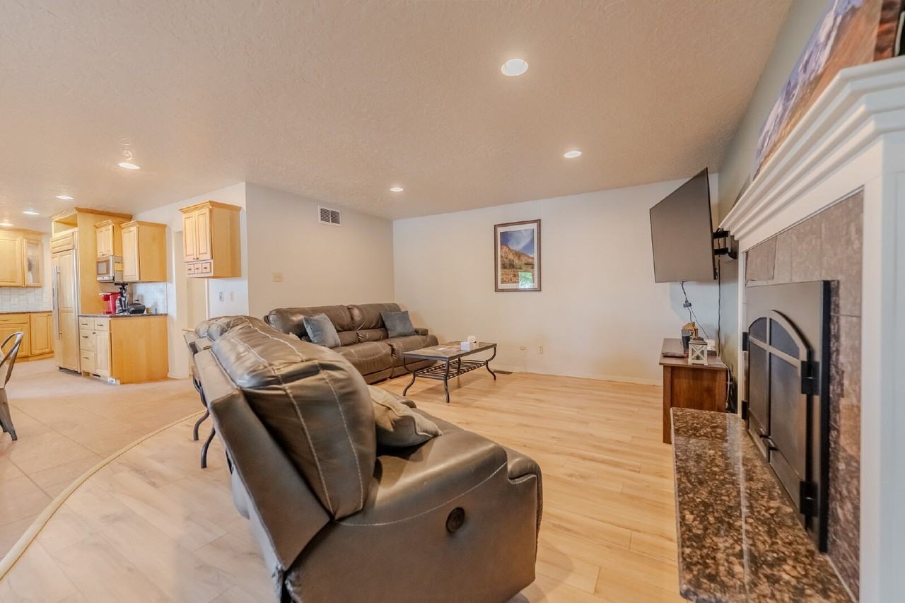 2115 2115 Tesoro Place Bedroom 2 - Photo 7 of 24