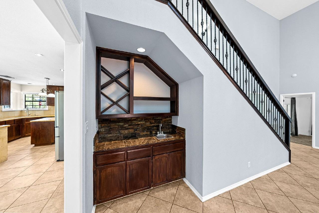 17902 Crystal Knl - Photo 4 of 50