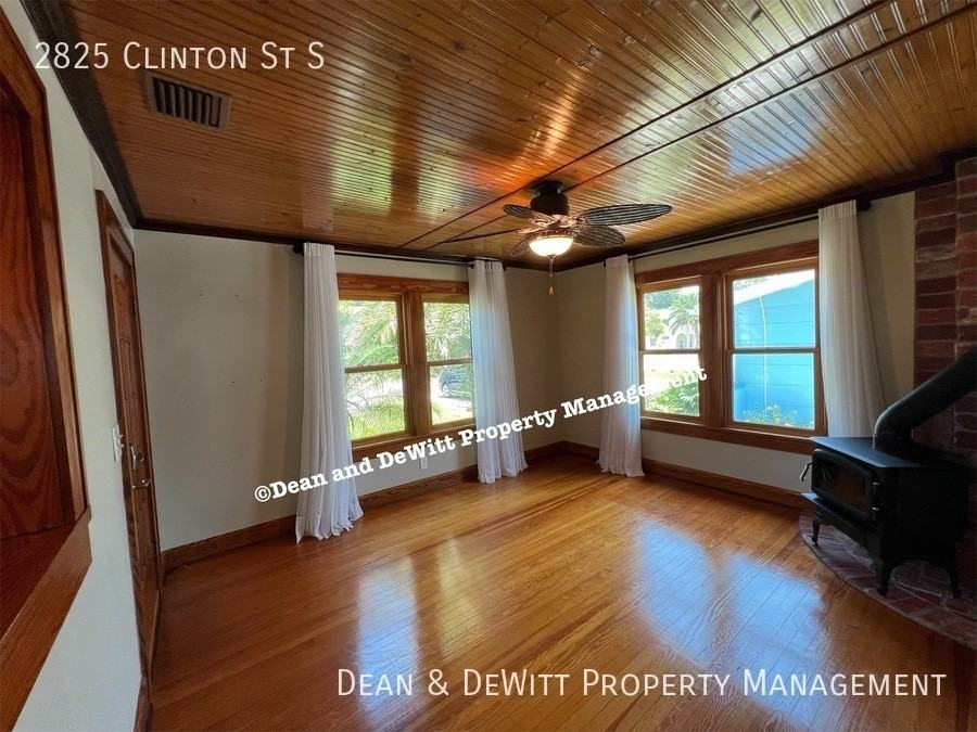 2825 Clinton St S - Photo 2 of 24