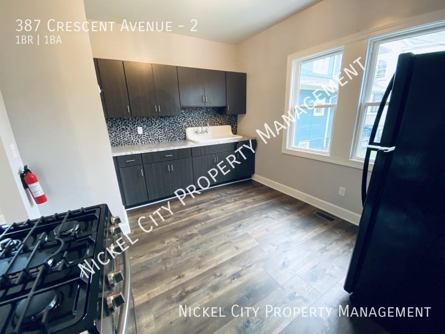 387 Crescent Ave #2 - Photo 3 of 14