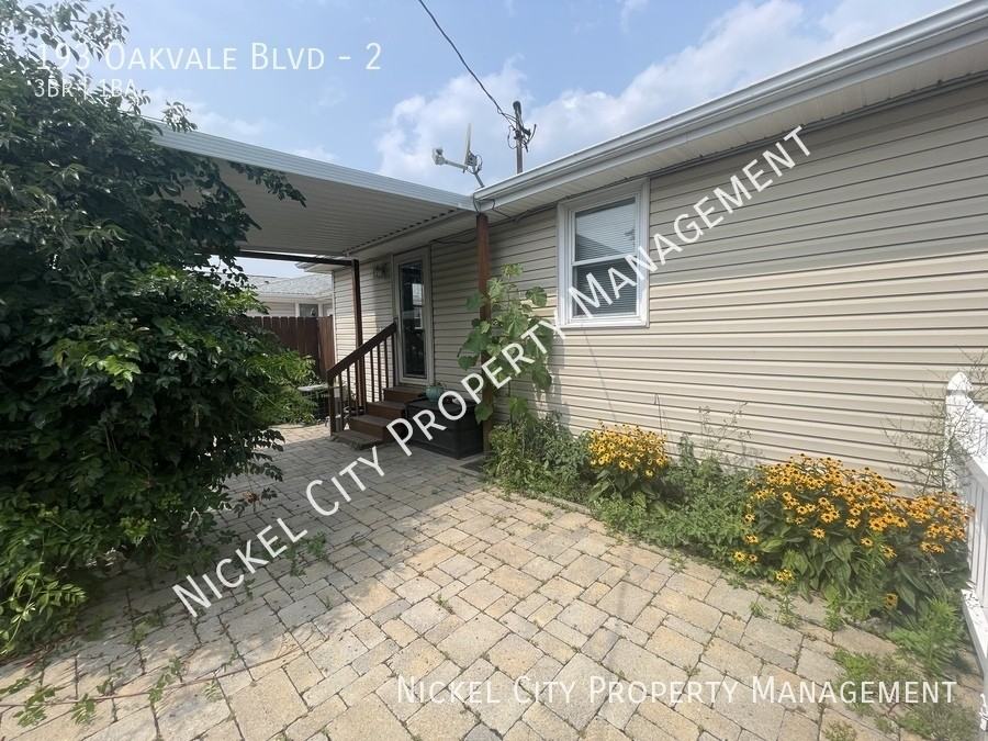 193 Oakvale Blvd #2 - Photo 3 of 15