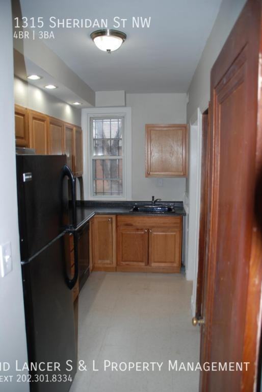 1315 Sheridan St Nw - Photo 3 of 12