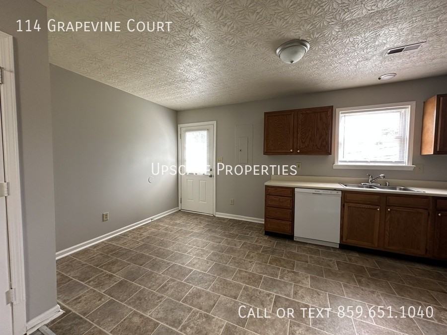 114 Grapevine Court - Photo 4 of 9