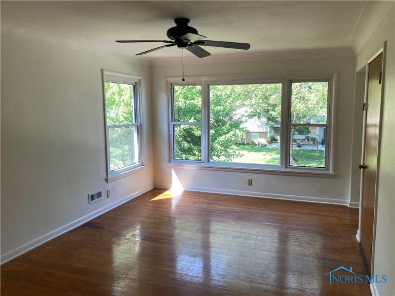 812 Colwell St #1 - Photo 2 of 4