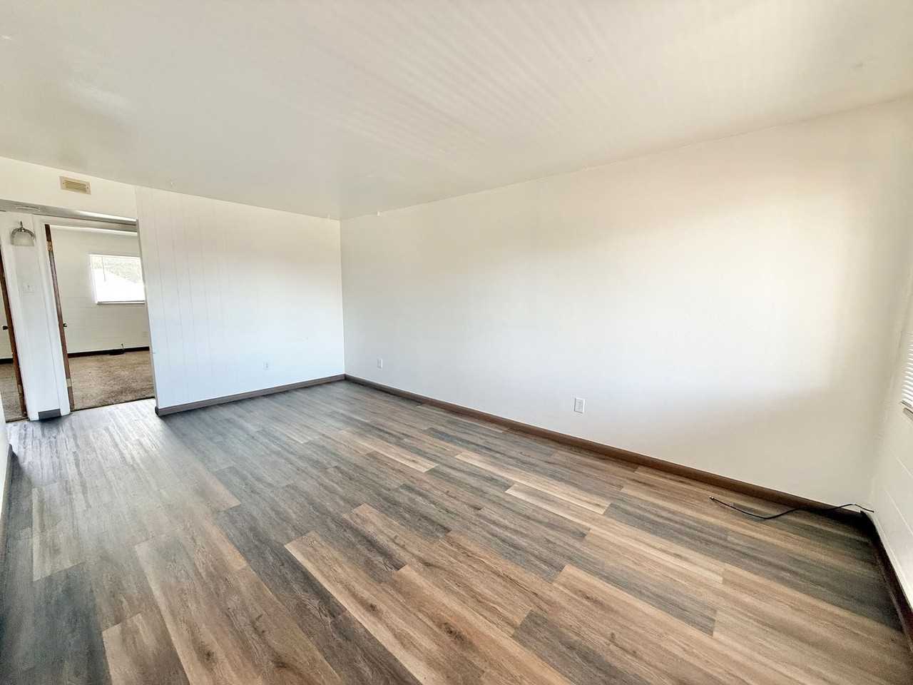 212 W Abriendo Ave #H - Photo 3 of 17