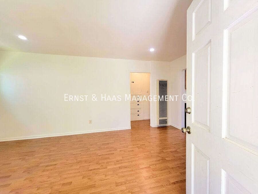 1378 Loma Ave - Photo 3 of 18