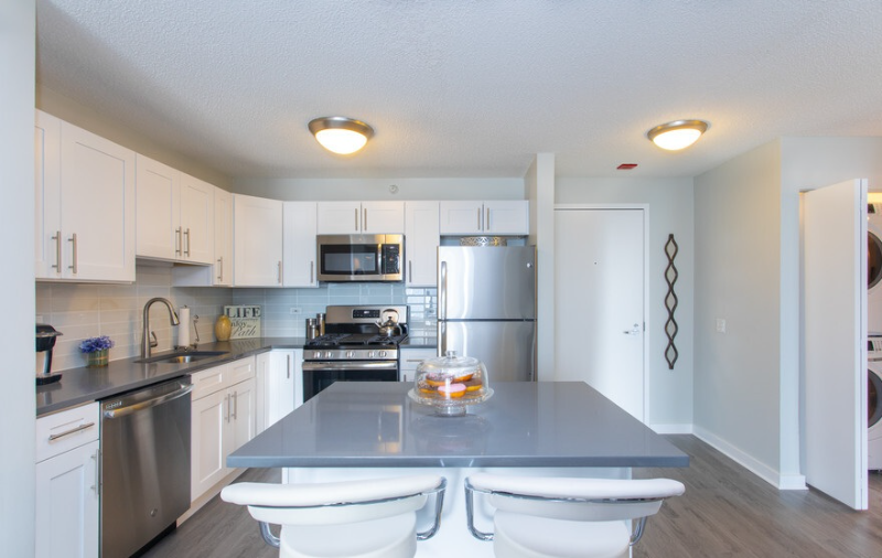 573 N State St #1003 - Photo 6 of 11