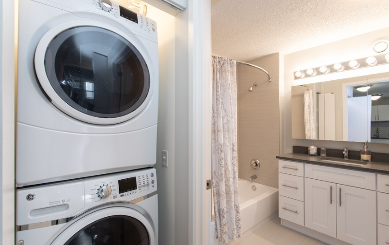 573 N State St #1003 - Photo 7 of 11