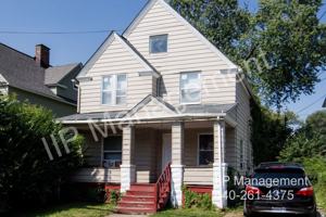 featured image of 2142 W 105th St #UP