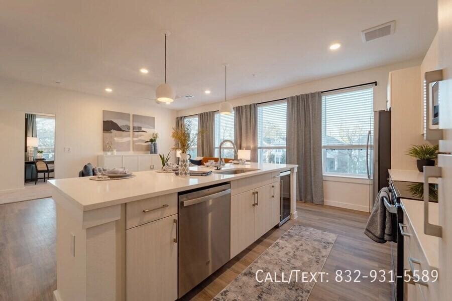 501 W 24th St #COH - Photo 3 of 9