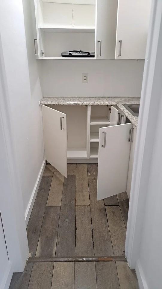 1703 Thomas Street, Unit 4 - Photo 3 of 5