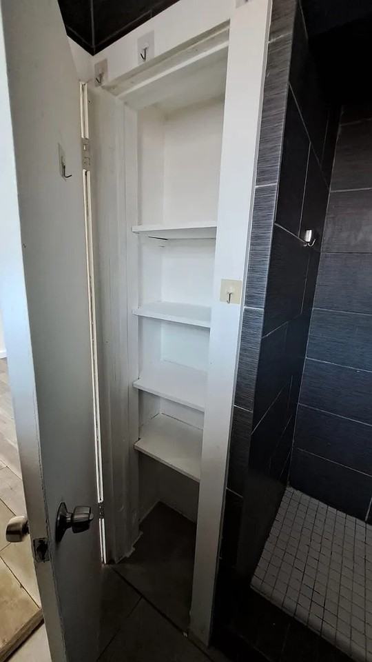 1703 Thomas Street, Unit 4 - Photo 4 of 5