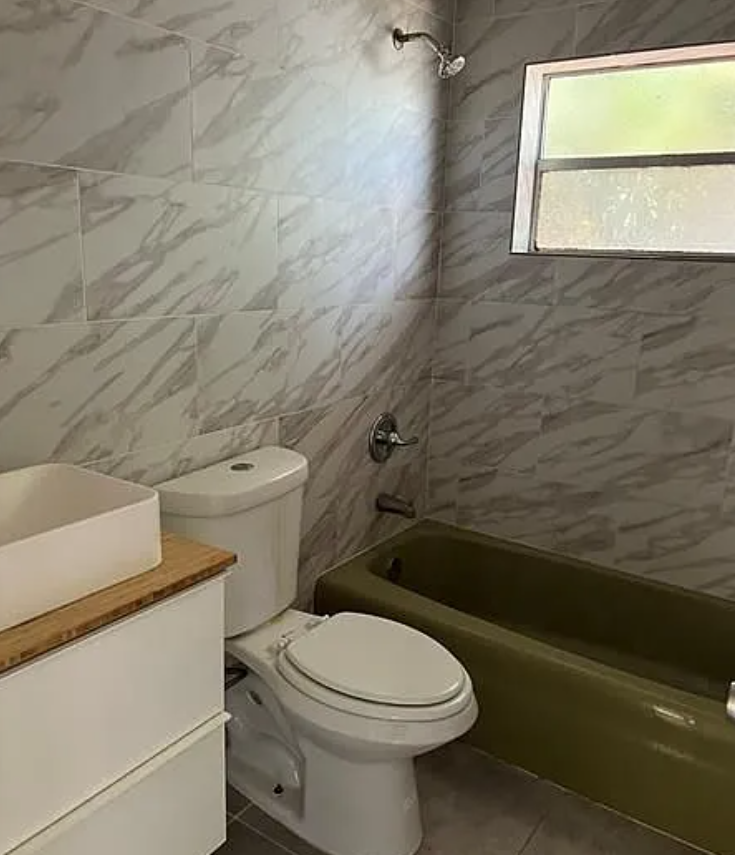 513 Southwest 2nd Court, Unit 3 - Photo 4 of 5