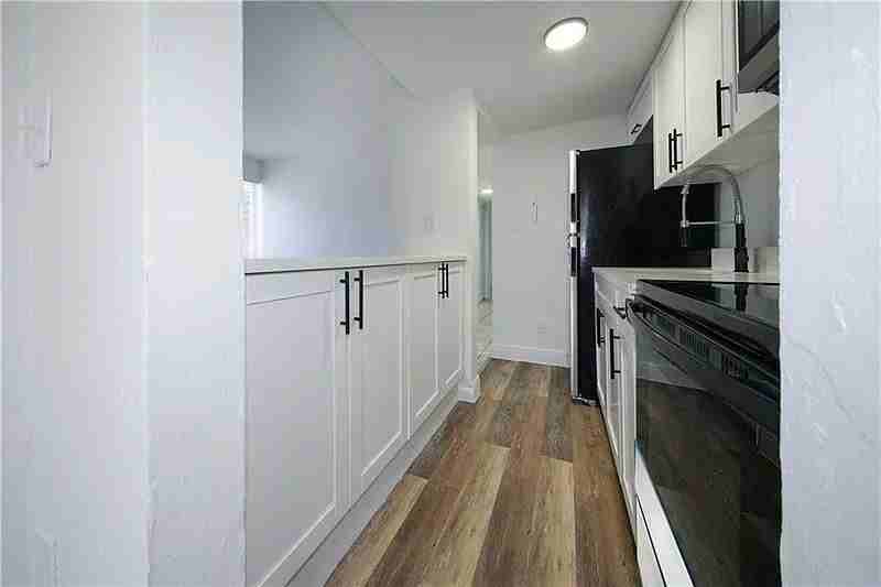 1000 Northwest 95th Terrace, Unit 105 - Photo 2 of 4