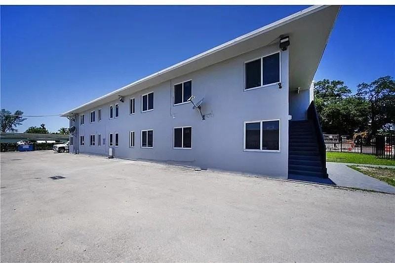 1000 Northwest 95th Terrace, Unit 105 - Photo 4 of 4