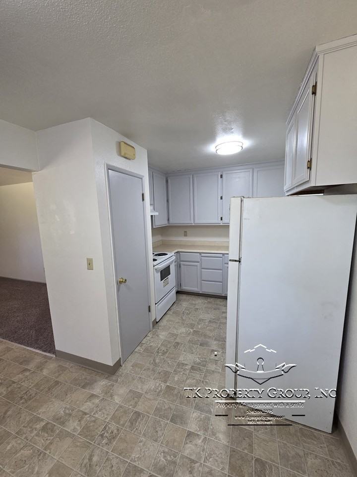 629 Kate Hayes Street - Photo 2 of 27