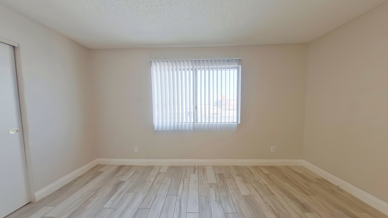 1640 Athol Avenue - Photo 5 of 17