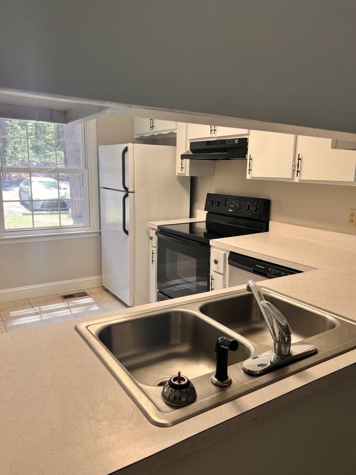 801 East Main Street (NEW) - Photo 4 of 8