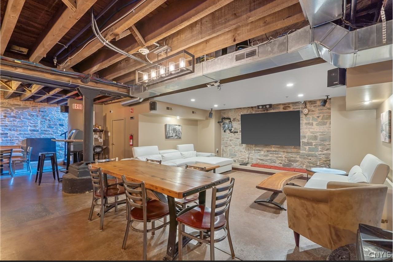 17 W Cayuga St - Photo 3 of 10