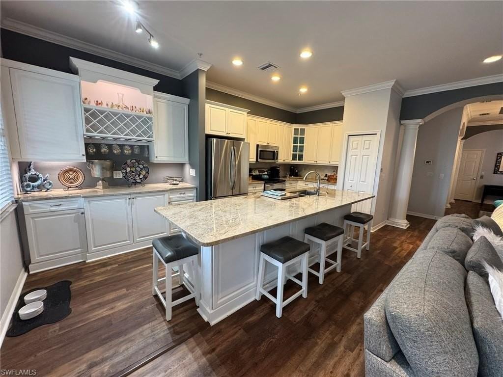 21524 Taft Ct #201 - Photo 5 of 37