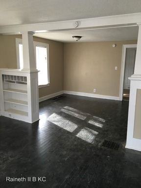 1228 S Pleasant St - Photo 2 of 9