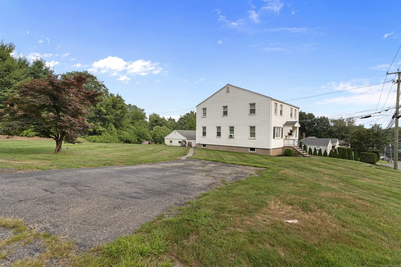 290 Buckingham St - Photo 2 of 21