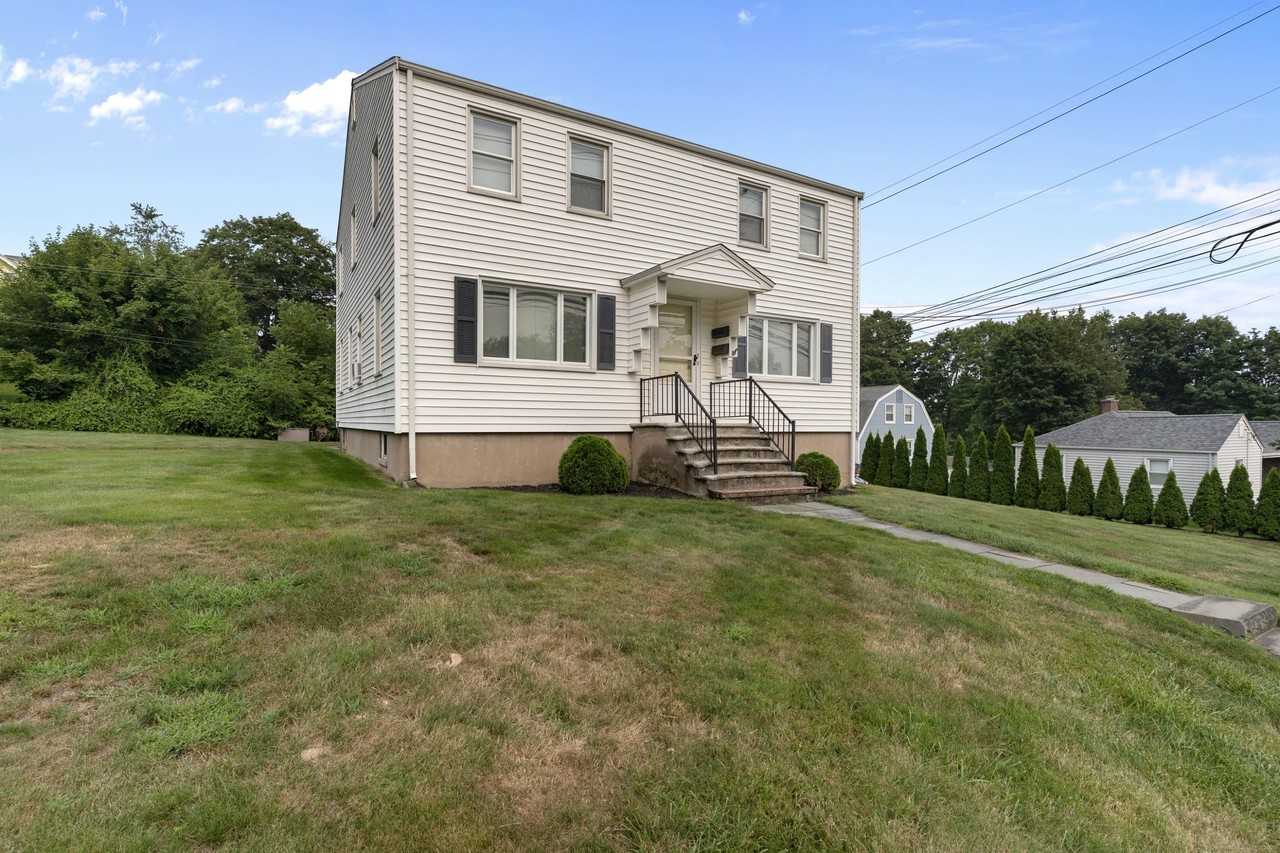 290 Buckingham St - Photo 3 of 21