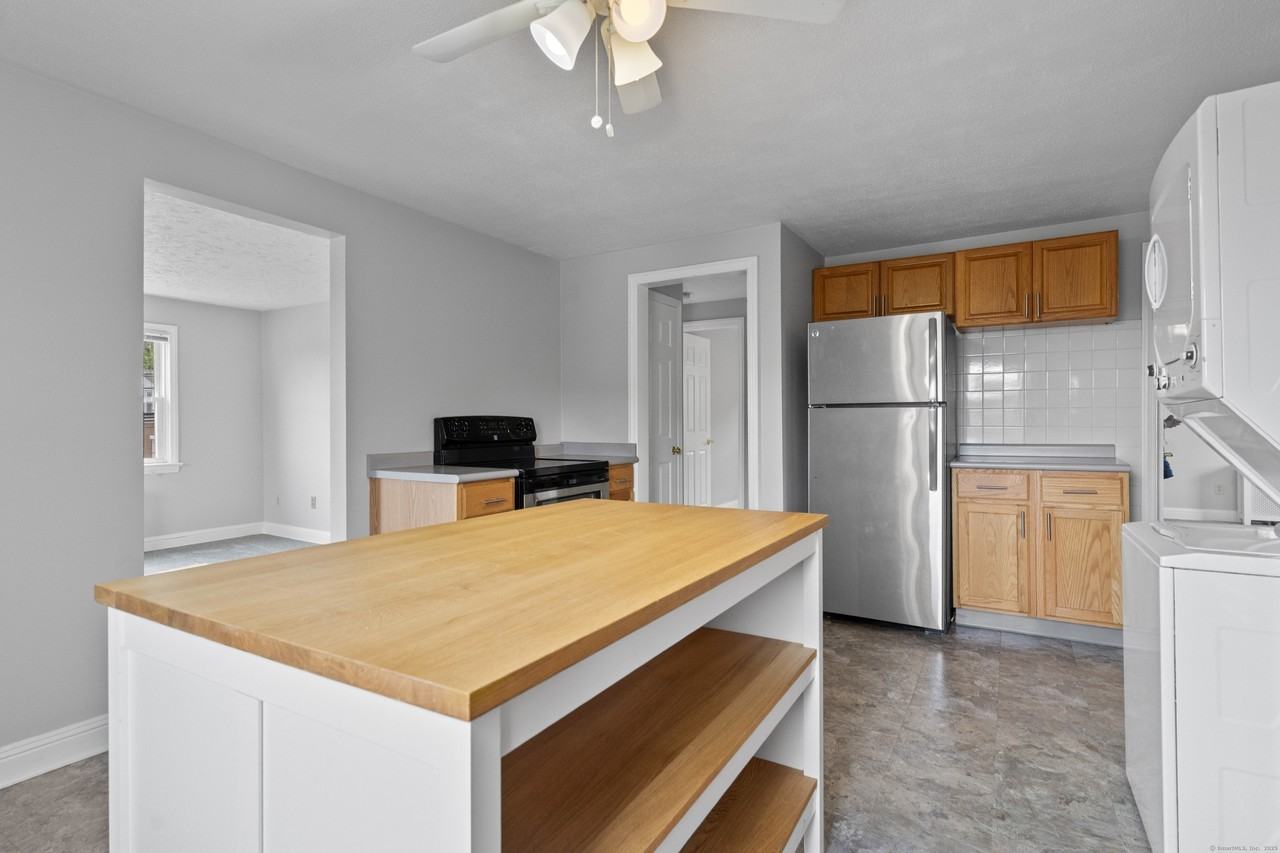 290 Buckingham St - Photo 6 of 21