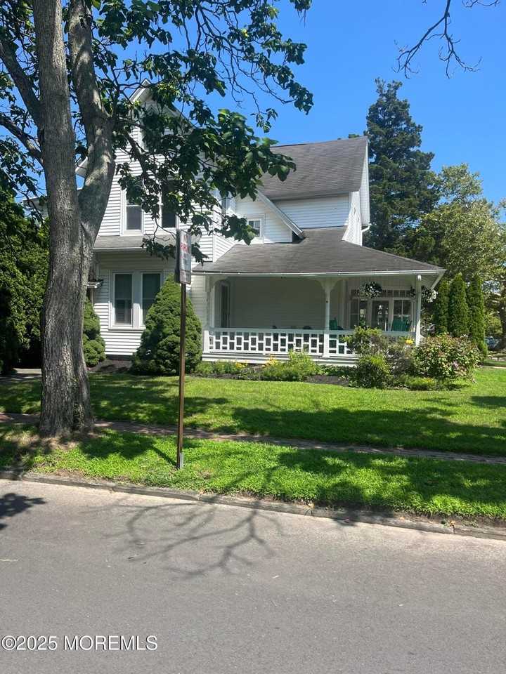 418 5th Ave - Photo 2 of 21