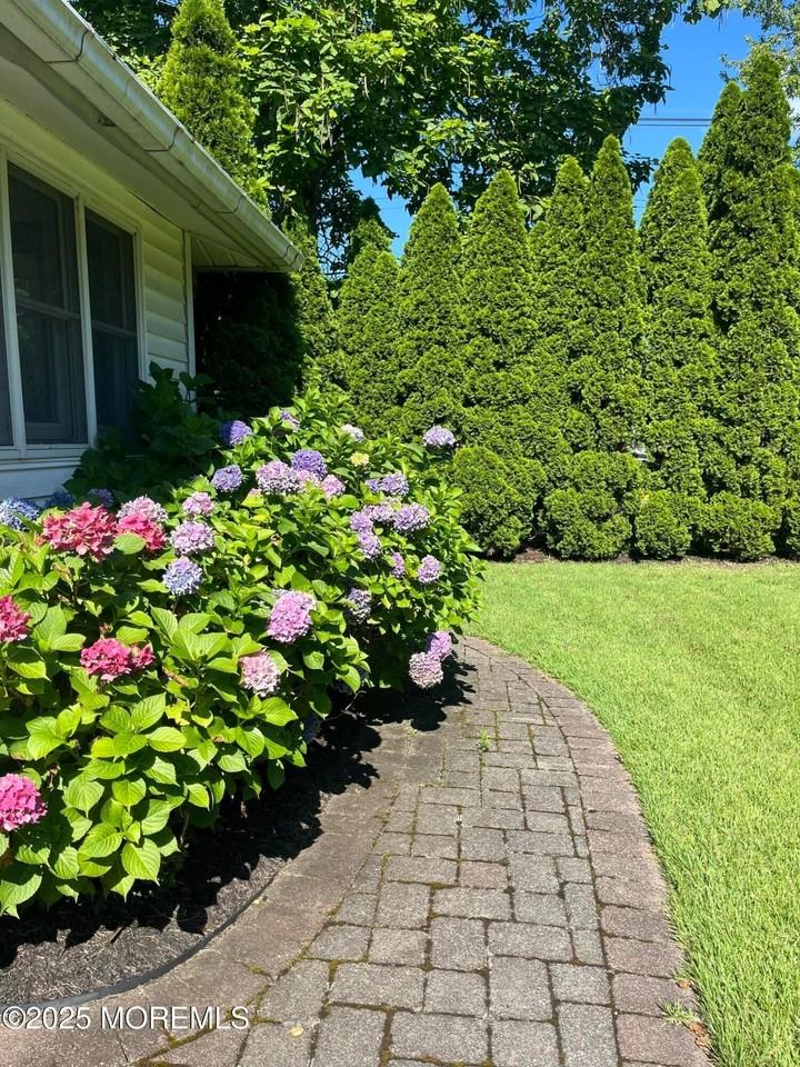 418 5th Ave - Photo 4 of 21