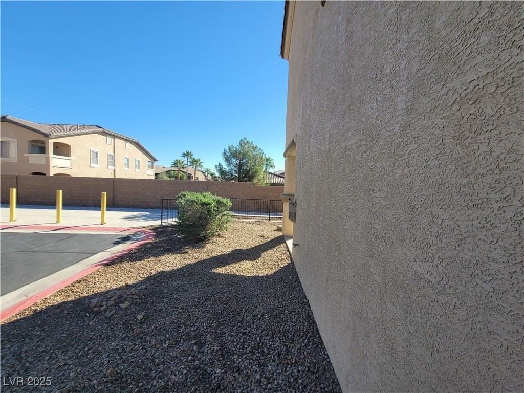 8930 Partridge Hill St - Photo 7 of 50